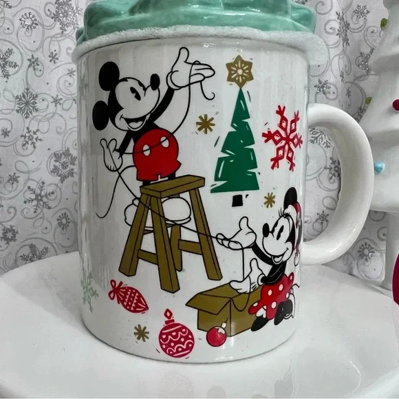 New Disney Mickey & Minnie Mouse Mug W/ Christmas Tree & Star Topper Lid 18 Oz. - Picture 5 of 10